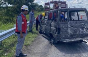 Insiden di Tol Terpeka, Mobil Kijang Dilaporkan Hangus Terbakar