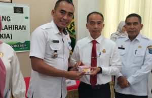 Tekan Kemiskinan Ekstrem, Kejari dan Disdukcapil OKI Bersinergi Terbitkan KIA Anak Umang