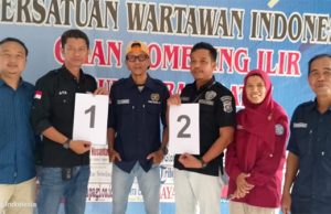 2 Calon Ketua PWI OKI Antusias Ikuti Proses Pengambilan Nomor Urut