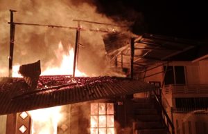 2 Rumah Milik Warga Perigi Hangus Terbakar di Tengah Malam