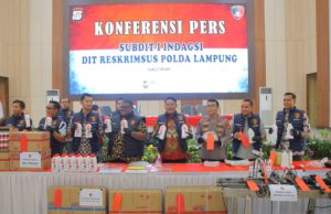 Polda Lampung Bongkar Kasus Peredaran Oli Palsu Merek Astra