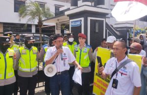 Aksi Demo Lanjutan DPD IWOI OKI Bersama Puluhan Masyarakat di Pengadilan Tinggi Palembang, Minta Angkasa Dibebaskan