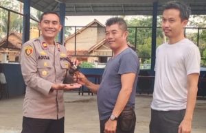 Warga Secara Sukarela Serahkan Senpira ke Polsek Pedamaran Timur