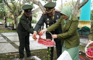 Rangkaian HUT TNI ke-79, Kodim 0402/OKI Laksanakan Ziarah Hingga Anjangsana ke Warakawuri