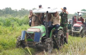 Pj. Bupati OKI Cek Program Opla di Kecamatan Pampangan