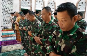 Pererat Silaturahmi, Dandim 0402/OKI Sholat Subuh Berjamaah di Masjid Binaan