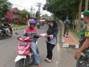 Kodim 0402/OKI Bagikan Nasi Kotak di Jumat Berkah