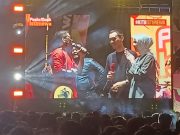 Bernyanyi dan Bergoyang Bersama Warga, Bupati Muchendi Meriahkan Konser Tipe-X di Kayuagung