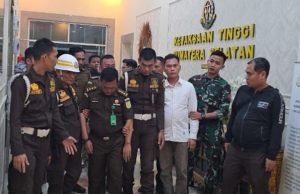PNS Menyamar Jadi Jaksa, Diringkus Tim Kejari OKI di Rumah Makan