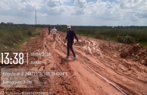 Akses Pendidikan dan Ekonomi Terhambat, Ruas Jalan Kayu Ara–Petaling Rusak Parah Akibat Banjir