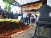Hadiri Pemakaman Eyang Meri, Kapolri: Pesannya Jadi Inspirasi Keluarga Besar Polri