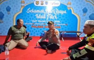 Pemudik Motor Asal Jambi Singgah di Pos Pam Lempuing, Polres OKI Berikan Pelayanan dan Imbauan Keselamatan