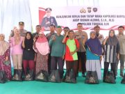 Kapolres Banyuasin Perkuat Sinergi di Tungkal Ilir, Serahkan Bansos dan Dukung Ketahanan Pangan