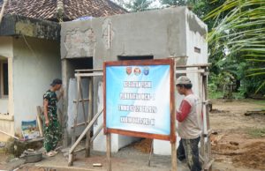 TNI dan Warga Pematang Sukatani Wujudkan Asa Lewat Pembangunan MCK TMMD ke-128