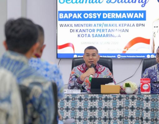 Berikan Pengarahan di Kantah Kota Samarinda, Wamen Ossy: ATR/BPN Harus Jadi Solusi Atas Pembangunan di Kalimantan Timur