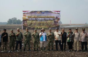 Perkuat Ketahanan Pangan, TNI Gerakkan Cetak Sawah Rakyat di Pangkalan Lampam OKI