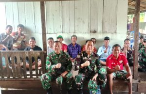 Tim Mabes TNI Gelar Anjangsana dan Penyuluhan Karhutla di Desa Cinta Jaya