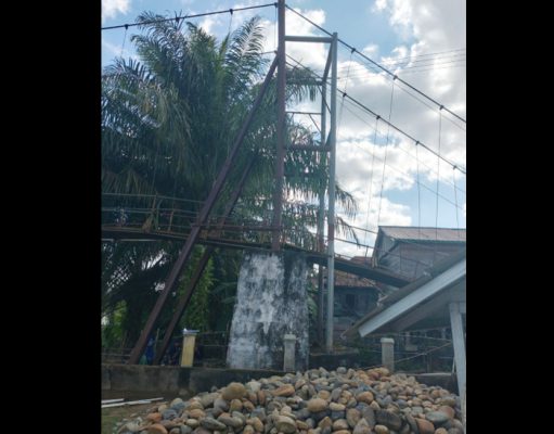 Warga Batu Kucing Minta Pemkab Muratara Perbaiki Jembatan Gantung