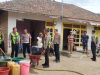 Satlantas Polres OKI Turun Langsung, 10.000 Liter Air Bersih Mengalir untuk Warga Lubuk Seberuk